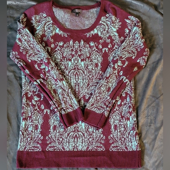 Limited Sweater - Picture 1 of 1